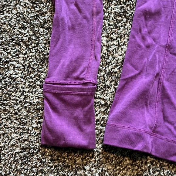 Lululemon 1/2 Zip Pullover Top - Picture 4 of 9